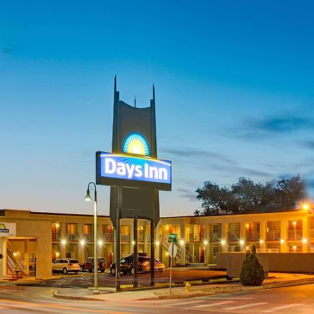 Days Inn By Wyndham Albuquerque Downtown Экстерьер фото
